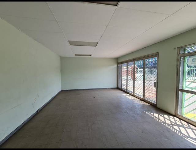 1,319M² WAREHOUSE TO LET IN BENROSE